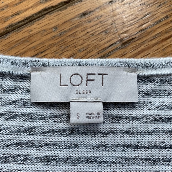 Ann Taylor LOFT Sleep Gray White Stripe Long Sleeve Size S - Picture 2 of 5